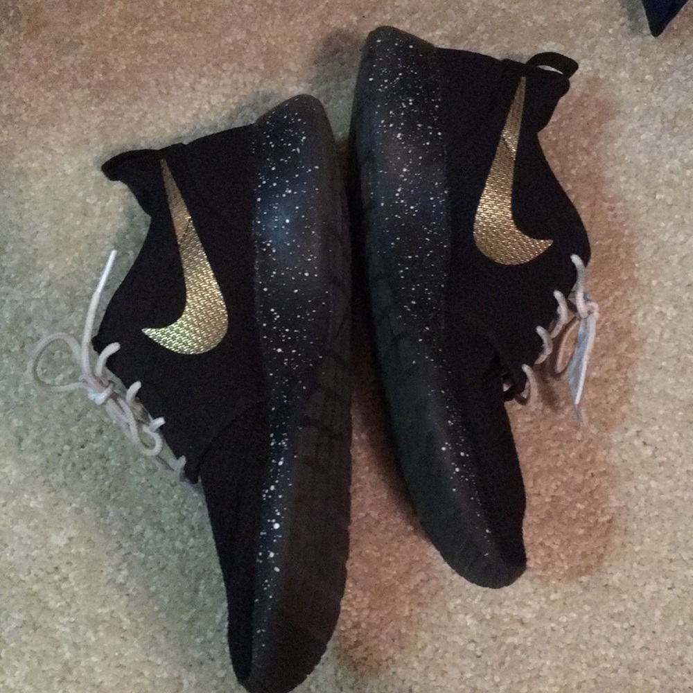 Custom Nike Roches
